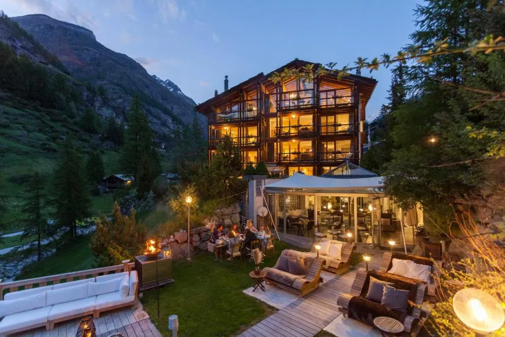 Suitenhotel Zurbriggen - Hôtel 4 étoiles, Schluhmattstrasse 68, 3920 Zermatt, Switzerland, Zermatt - photo 1
