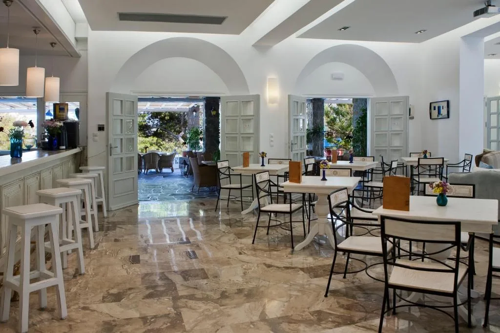 Kamari Hotel — 3