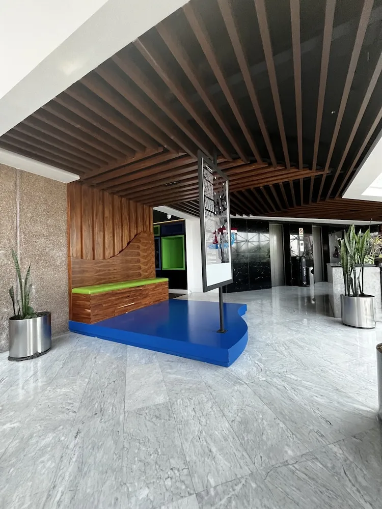 Hotel Grand Prix — 3