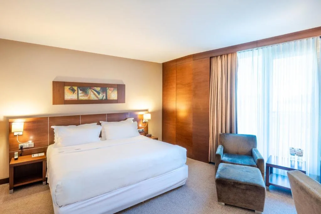 FLY INN BAKU — 2