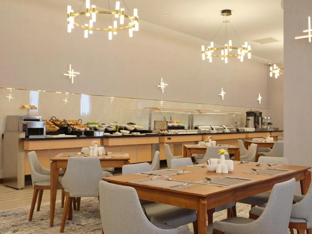 The Central Point Hotel Baku — 4