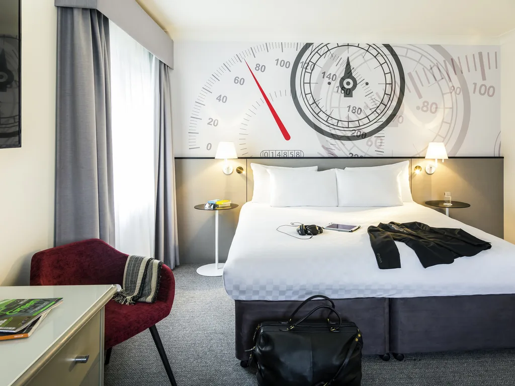 Mercure Dartford Brands Hatch Hotel & Spa — 2
