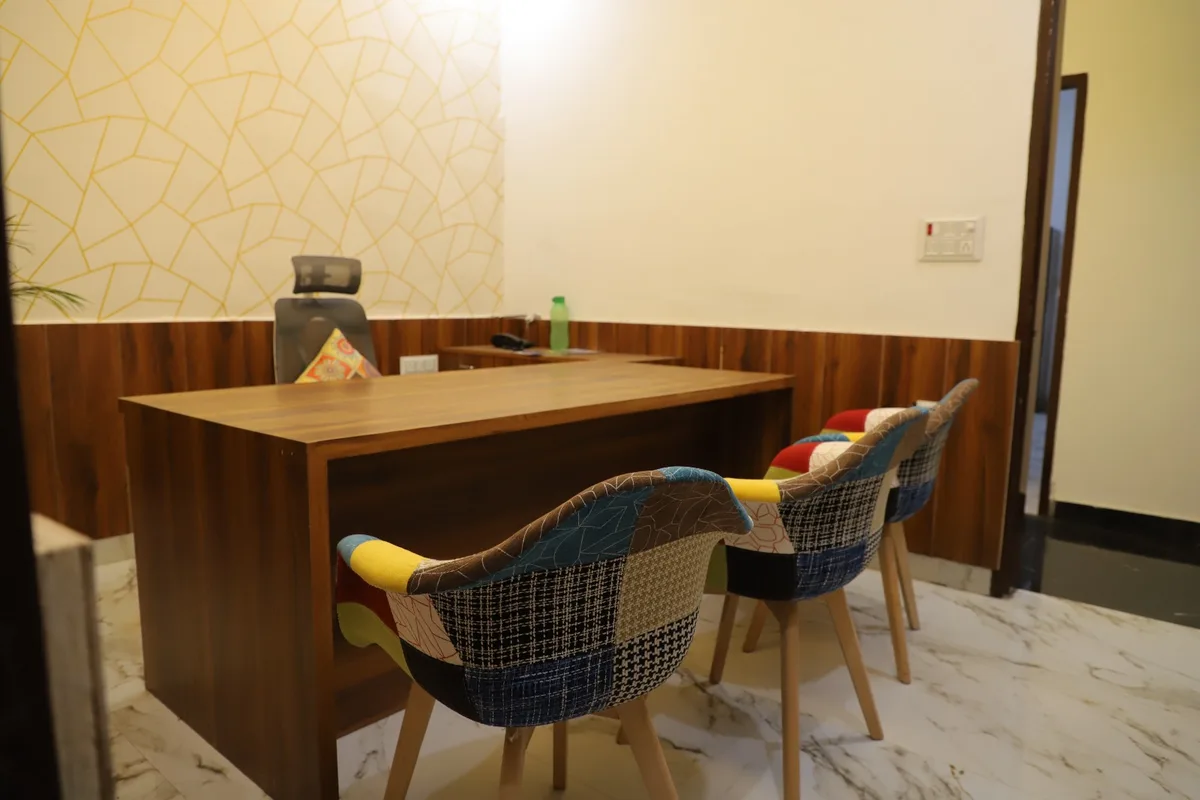 Opulent Inn by Lime Tree Hotels Next to Pari Chowk Greater Noida — 4