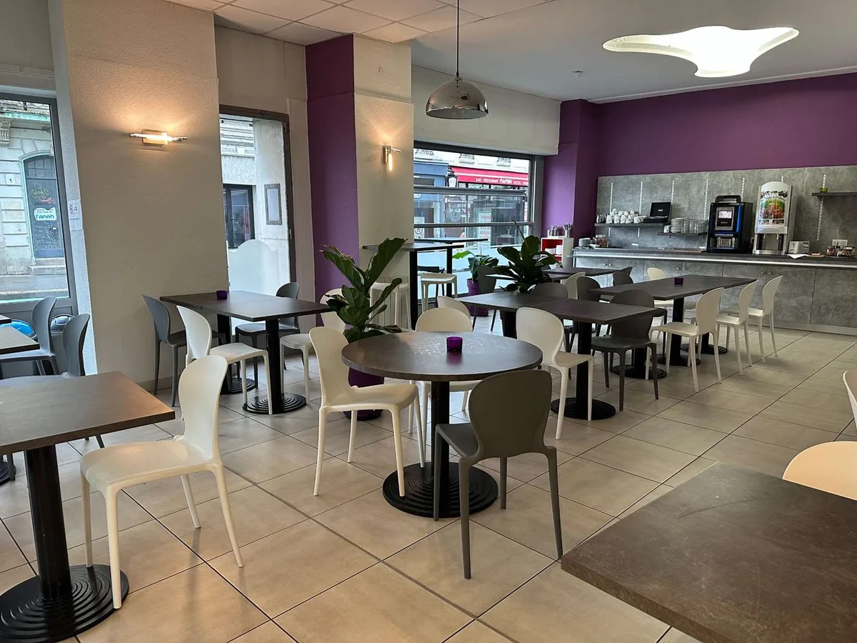Brit Hotel Confort Nevers Centre Gare — 4