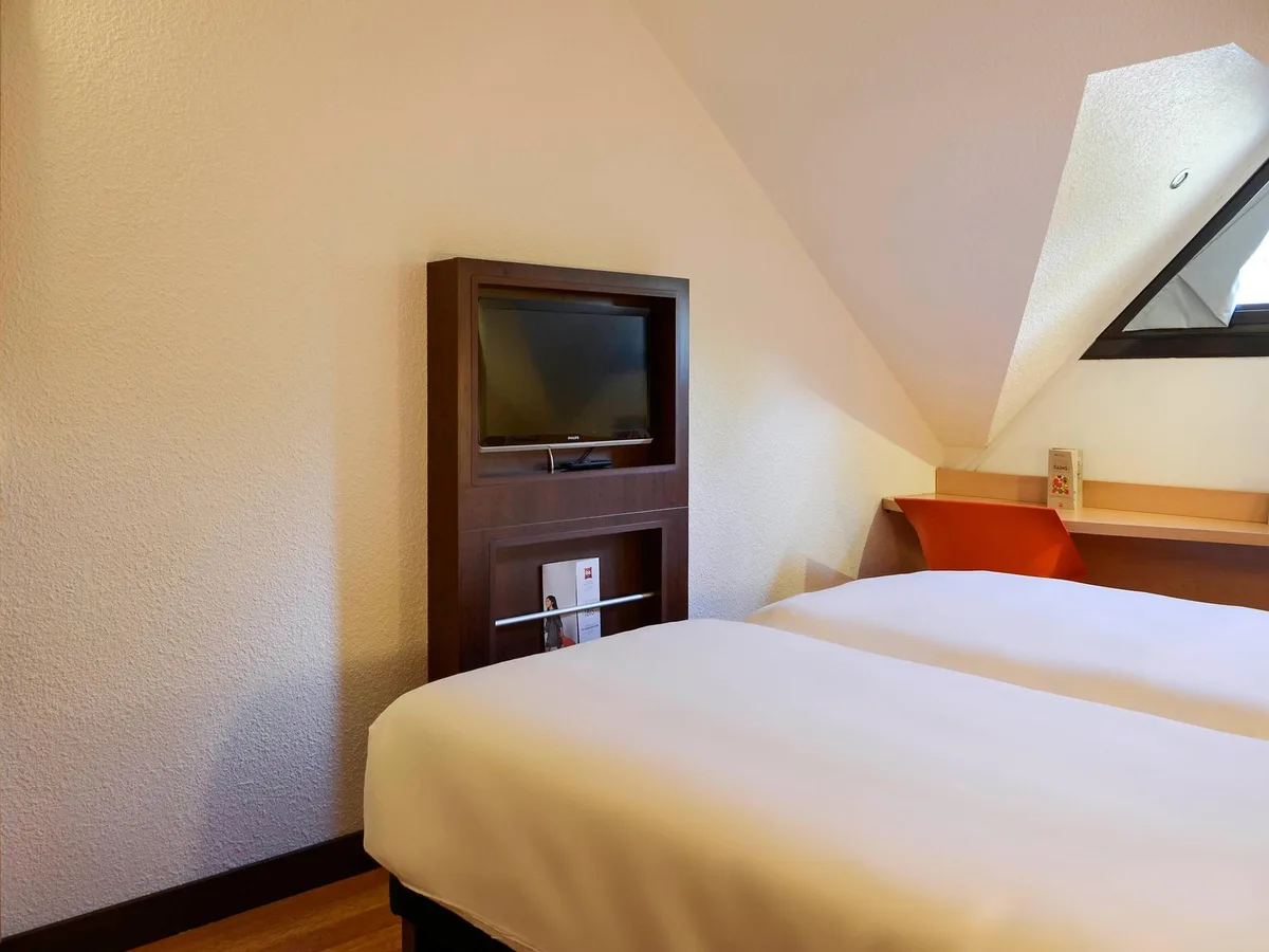 ibis Nevers — 2