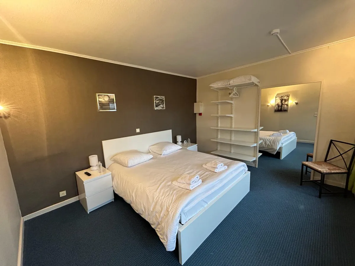 Pitlane Lodge — 2