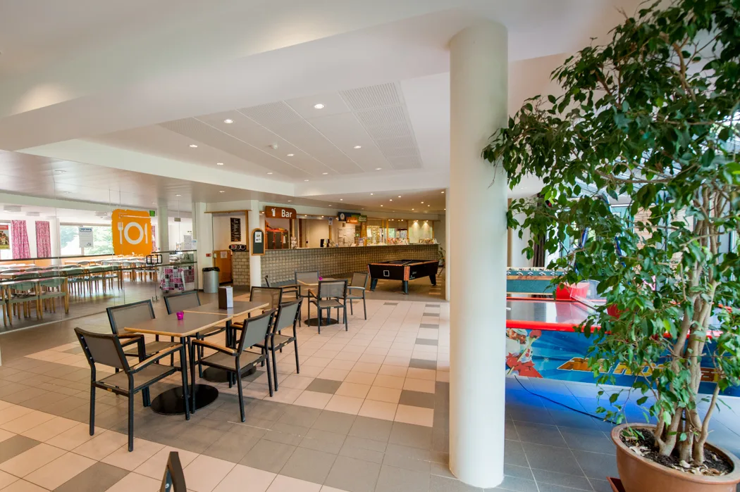 Youth Hostel — 4