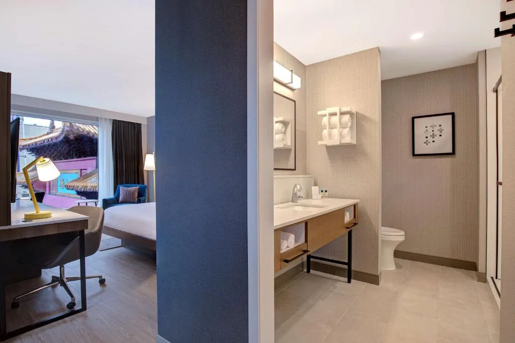 Hampton Inn Montreal Downtown, Qc — 3