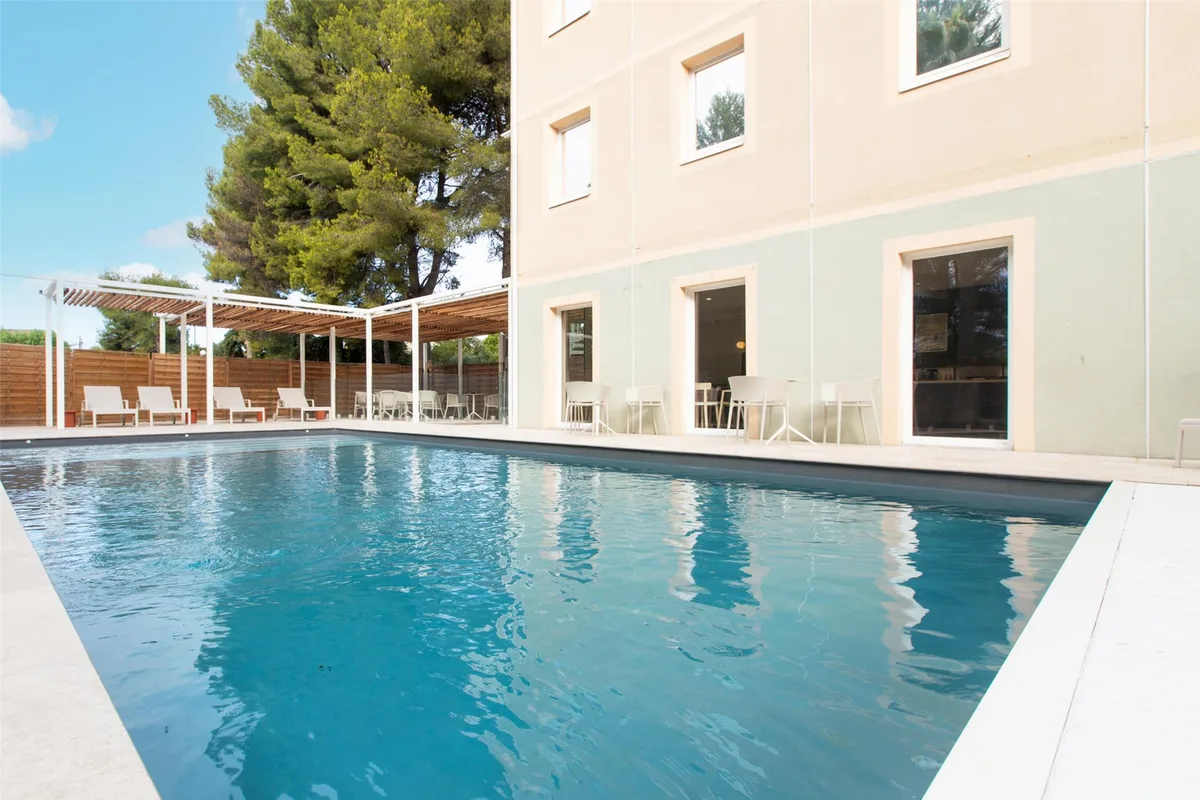 Logis Hôtel de Port d'Alon — 3