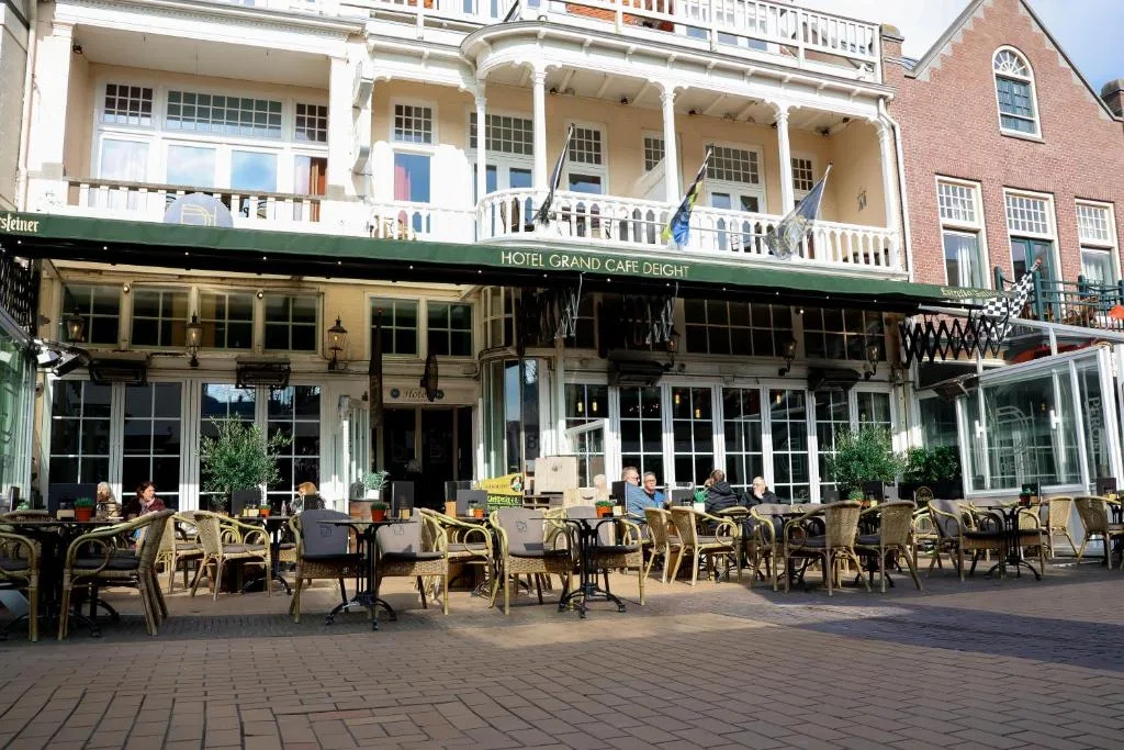 Hotel Grand Cafe Deight — 4