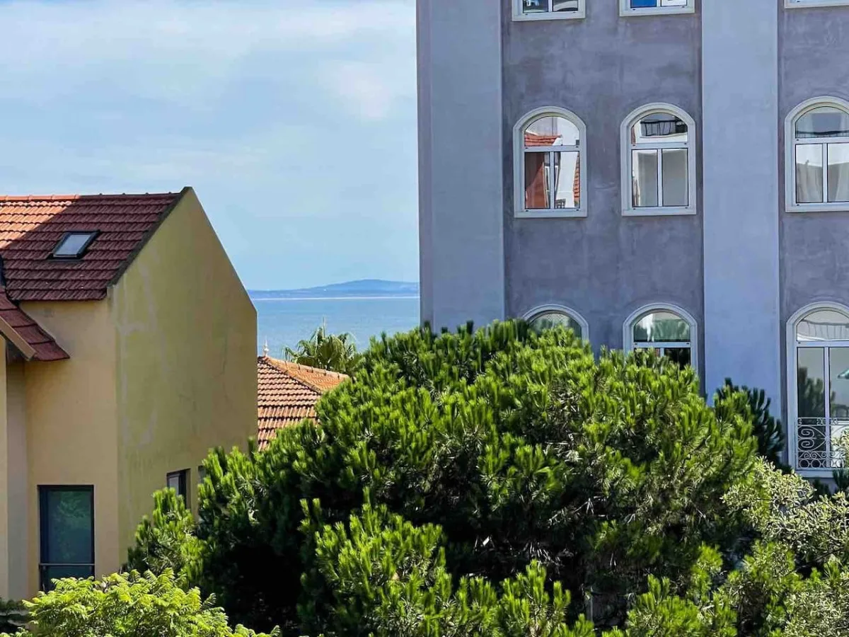 Moorish Magic in Monte Estoril-500m to the Beach