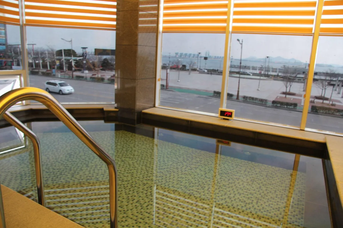Fontana Beach Hotel — 2