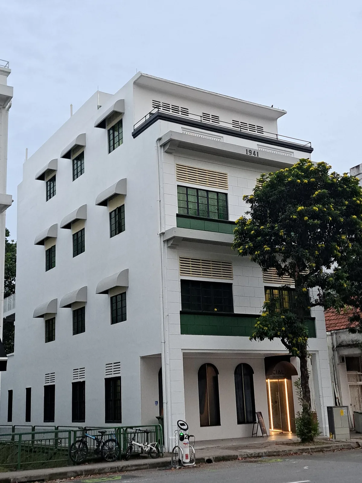 SOCIAL on Outram — 3