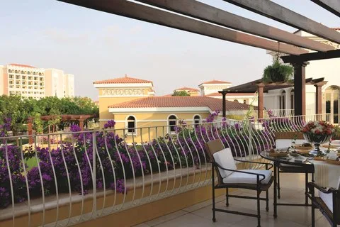 The Ritz-Carlton Abu Dhabi, Grand Canal — 4