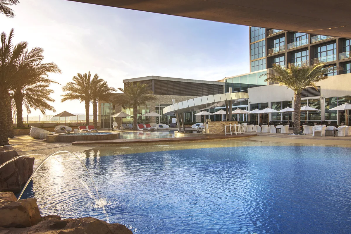 Yas Plaza Marina — 2