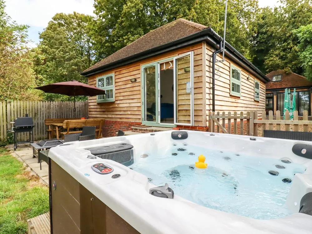 Dreamwood Lodge — 1