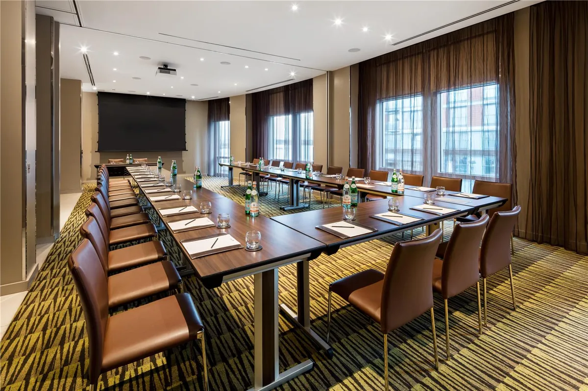Radisson Blu Hotel, London Canary Wharf East — 5