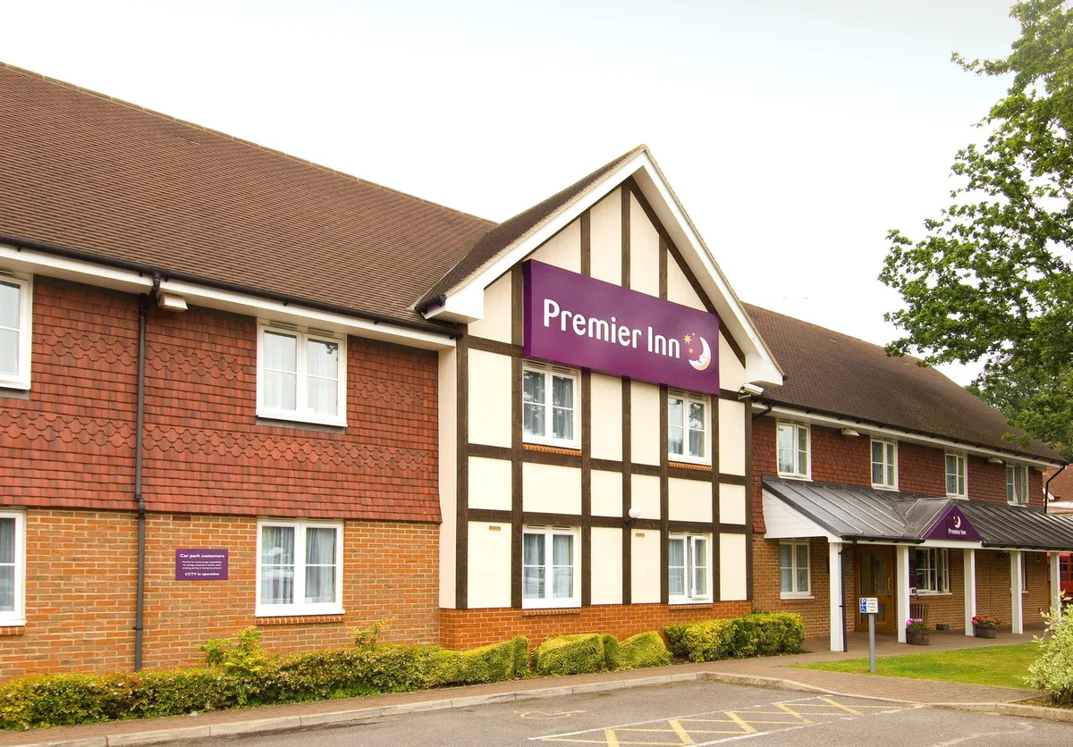 Premier Inn London Gatwick Airport East (Balcombe Road) hotel — 5