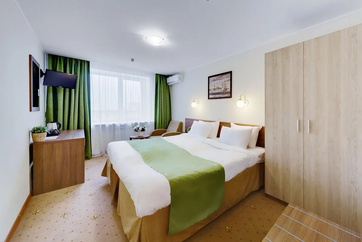 Hotel Polustrovo