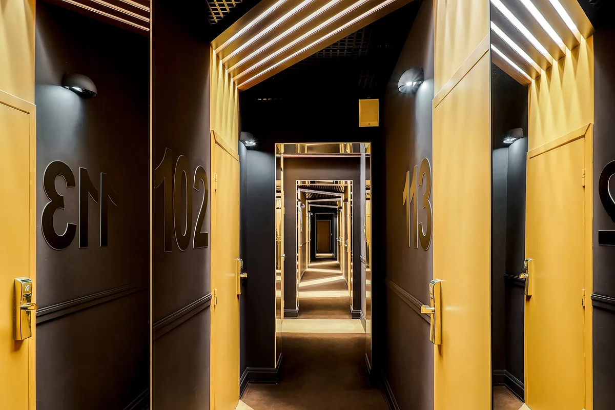 Obuhoff Hotel — 2