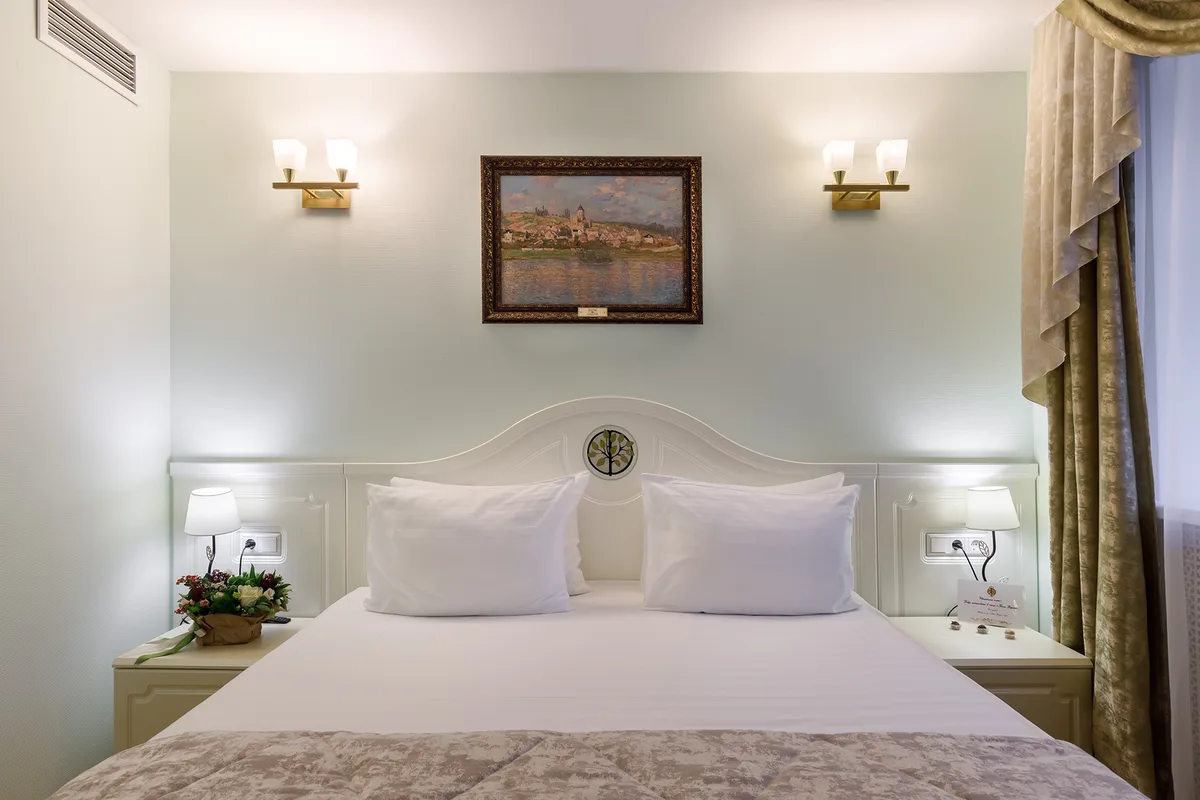White Tree Hotel