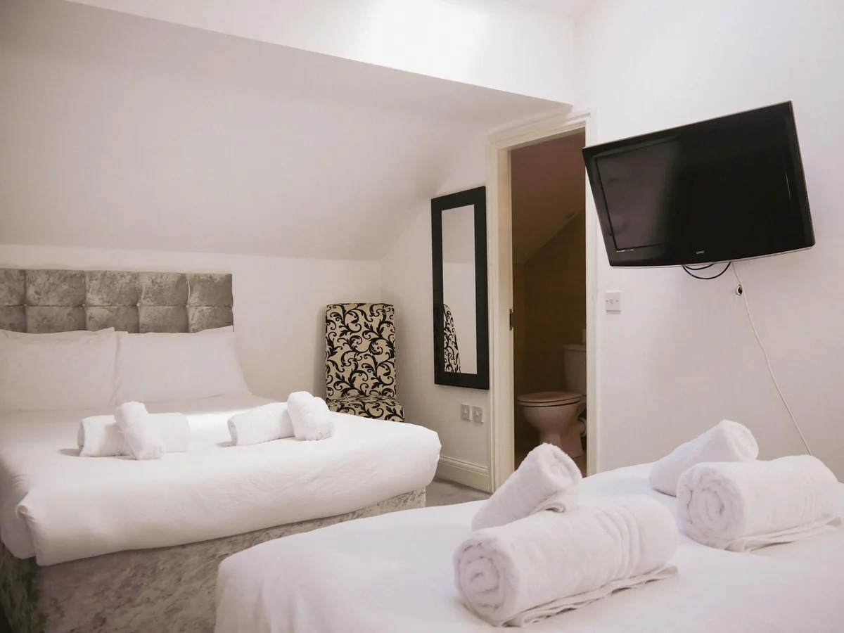 Hotel Anfield — 2