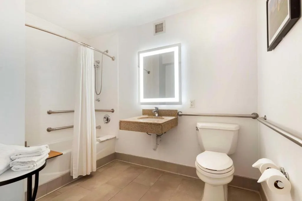 Best Western Plus Kansas City Sports Complex Hotel — 2