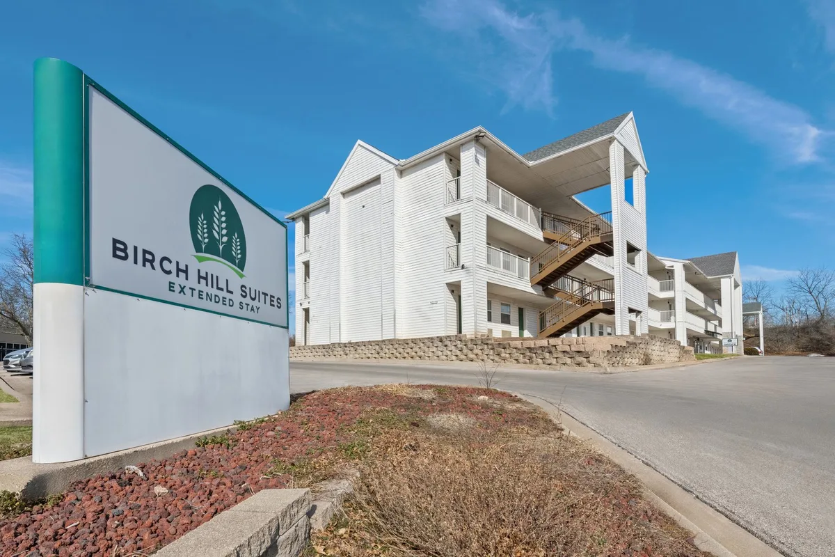 Birch Hill Suites Kansas City - Independence, MO — 2
