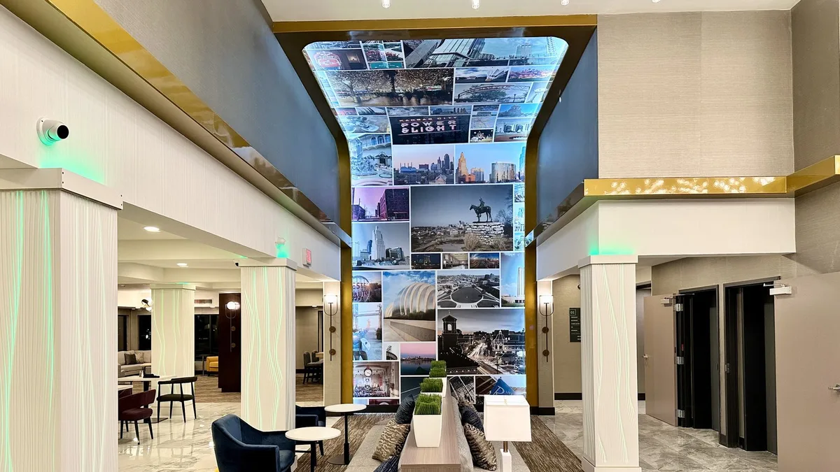 Holiday Inn Kansas City - Downtown, an IHG Hotel — 2