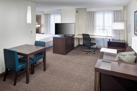 Residence Inn by Marriott Kansas City Country Club Plaza