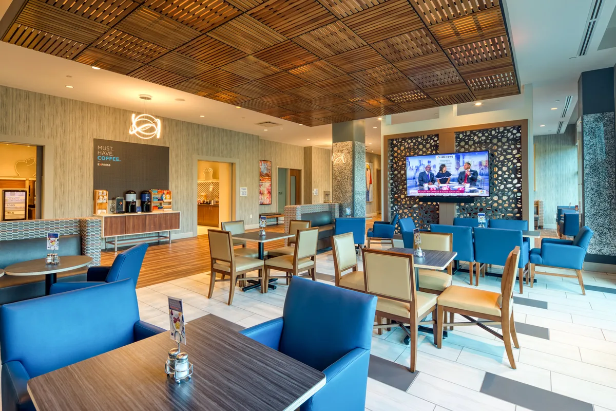 Holiday Inn Express & Suites Charlotte - South End by IHG — 2