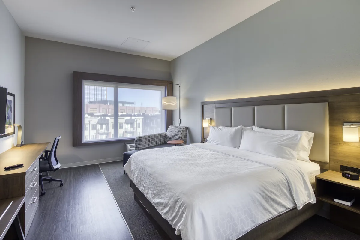 Holiday Inn Express & Suites Charlotte - South End by IHG — 3
