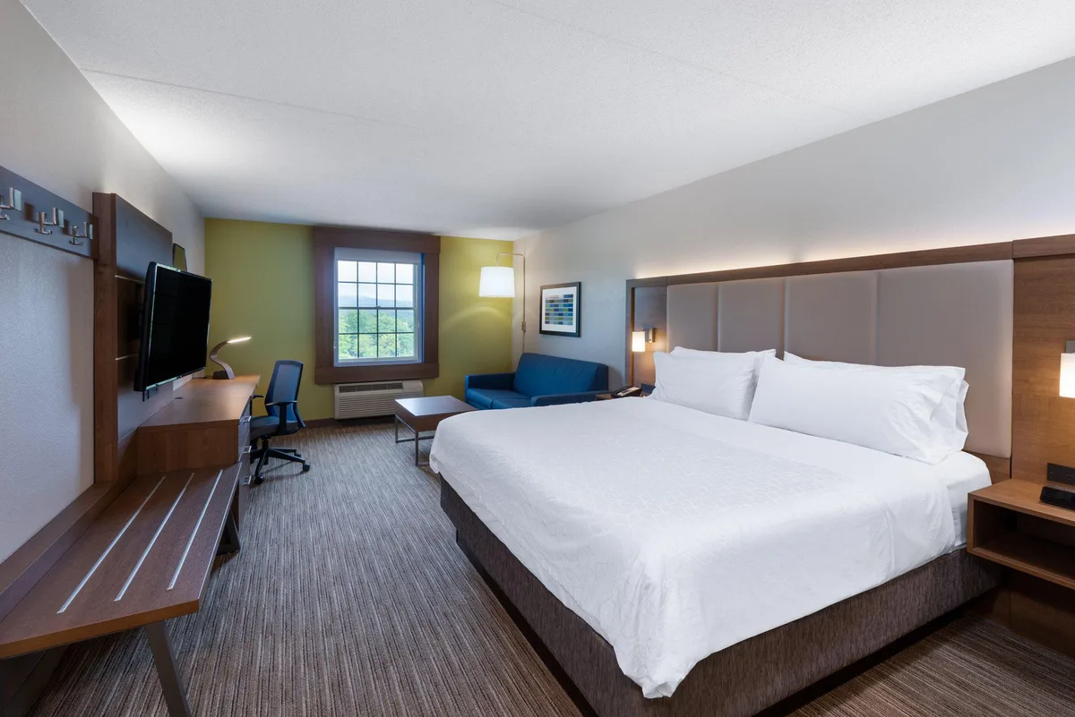 Holiday Inn Express State College @Williamsburg Square by IHG