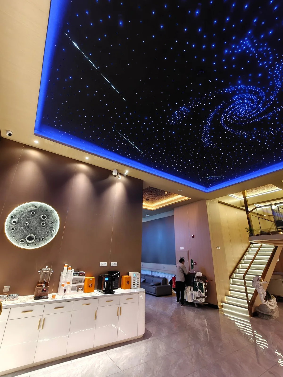 Dequan Luxury Hotel — 2