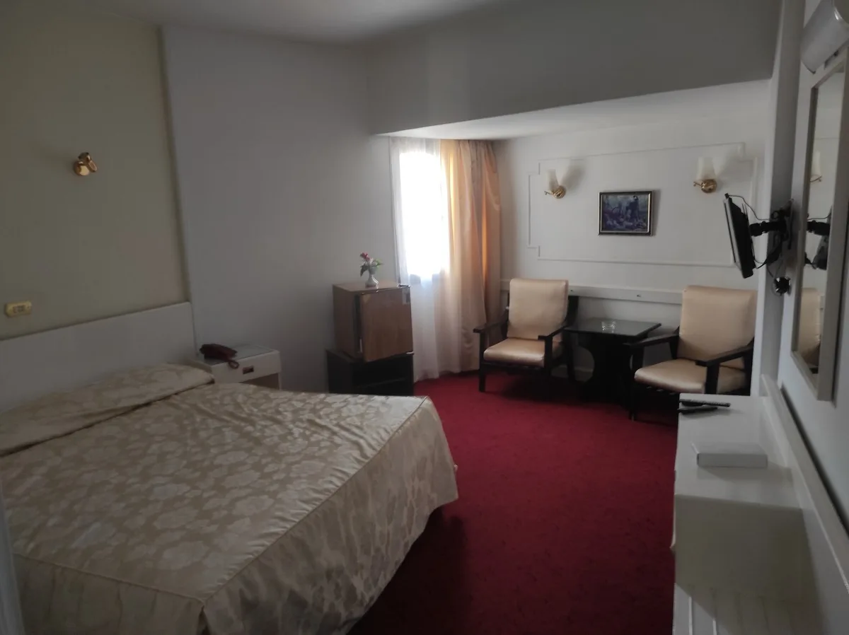 Hotel Beirut — 3