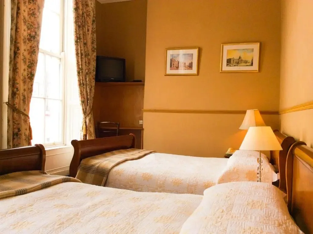 Harvey's Guest House — 3