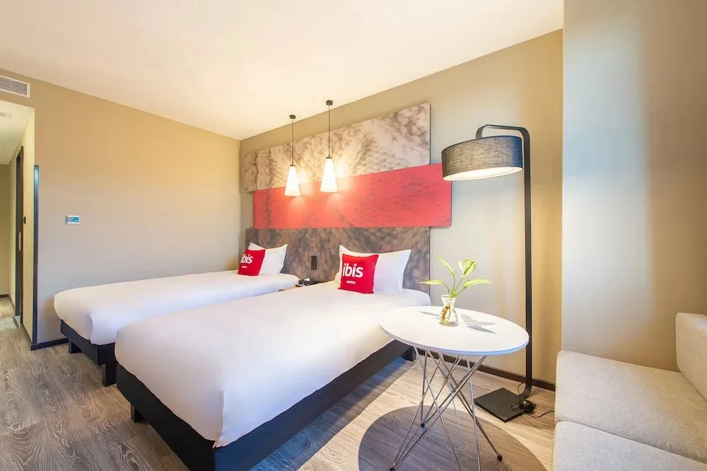 Ibis Dalian Yida Spring Field Hotel — 2