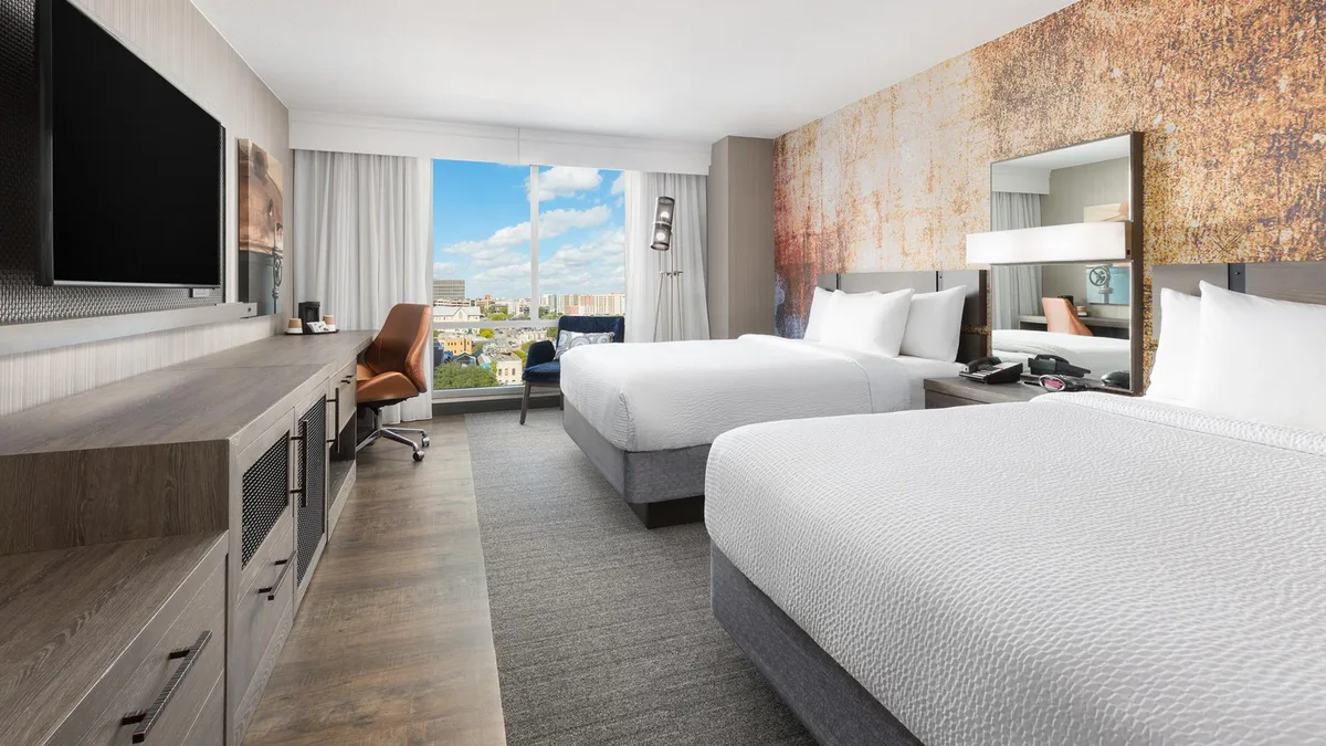 Courtyard by Marriott Austin Downtown/Convention Center — 2