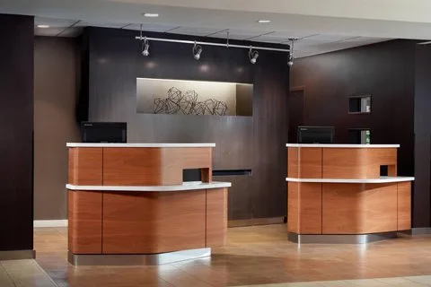 Courtyard by Marriott Tallahassee Downtown/Capitol — 2
