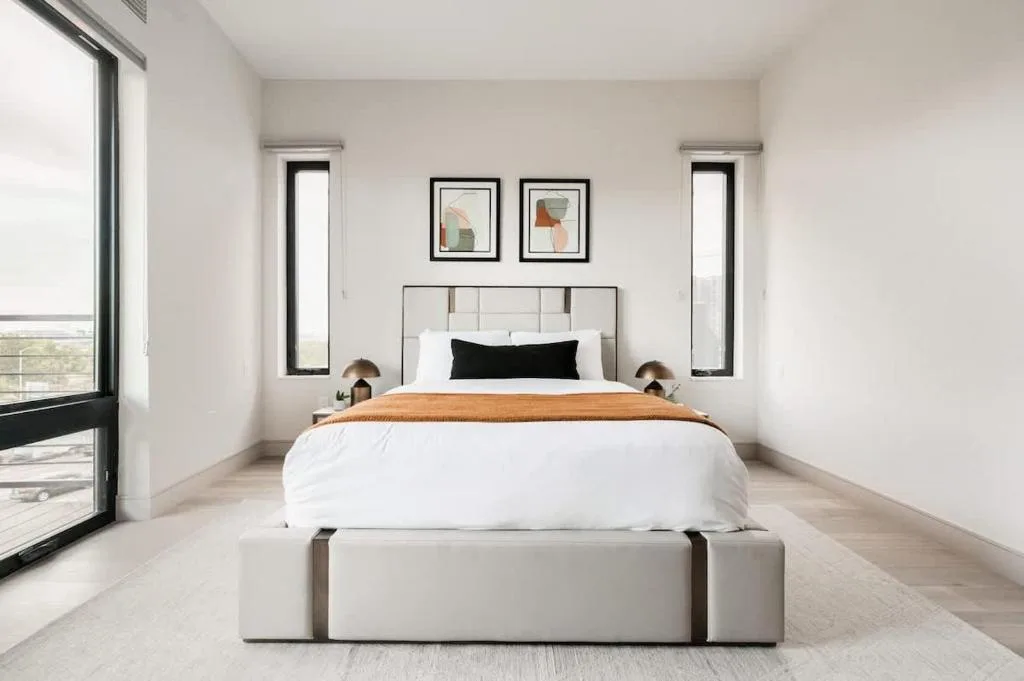 City Views! - Chic Jefferson Park Condo - Tesoro