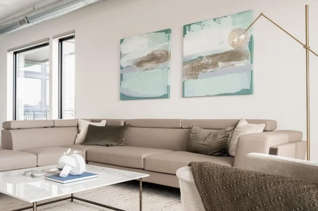 City Views! - Chic Jefferson Park Condo - Tesoro — 2