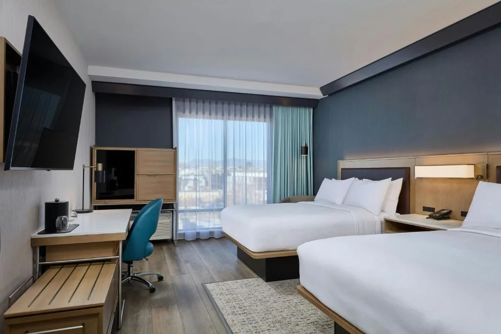 Courtyard by Marriott Denver Downtown West — 2