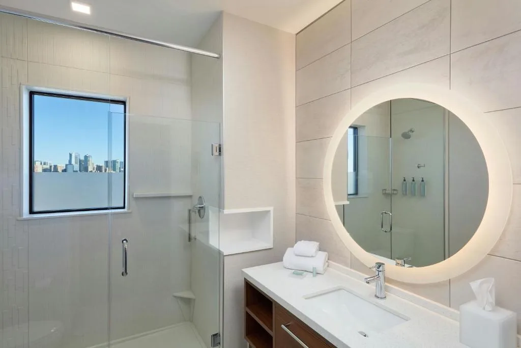 Courtyard by Marriott Denver Downtown West — 3
