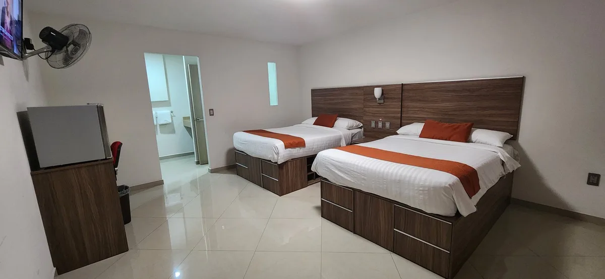 Hotel La Casa Del Reloj — 2