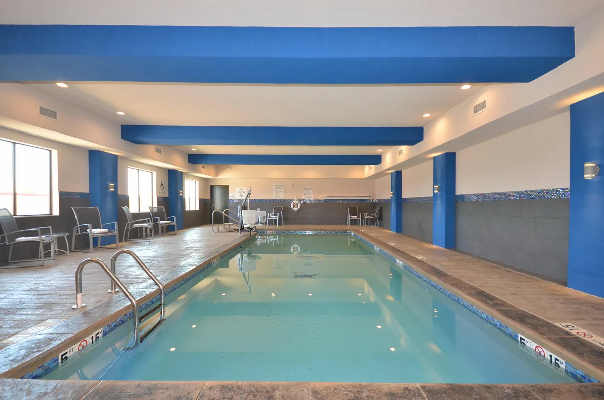 Holiday Inn Express & Suites Oklahoma City Mid - Arpt Area by IHG — 2