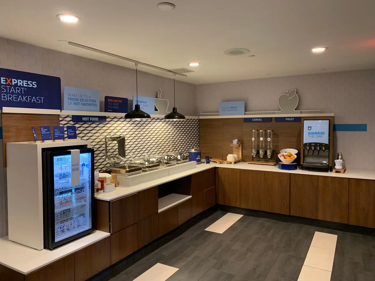 Holiday Inn Express & Suites Oklahoma City Mid - Arpt Area by IHG — 3