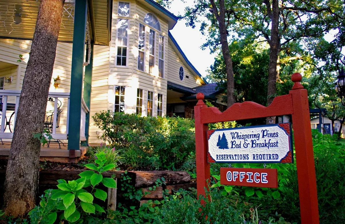 Whispering Pines Inn