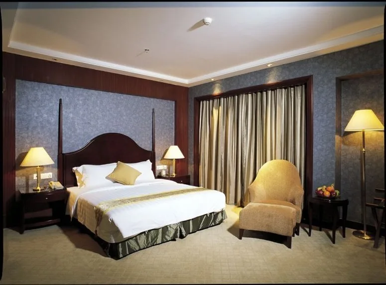 Grand Royal Hotel — 2