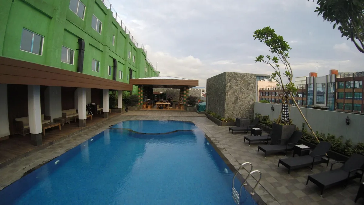 Whiz Prime Hotel Kelapa Gading — 3
