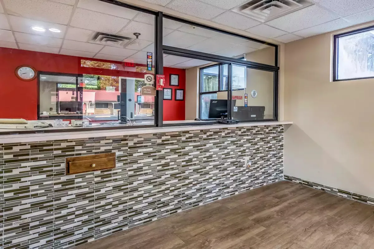 Americas Best Value Inn Opelika — 3